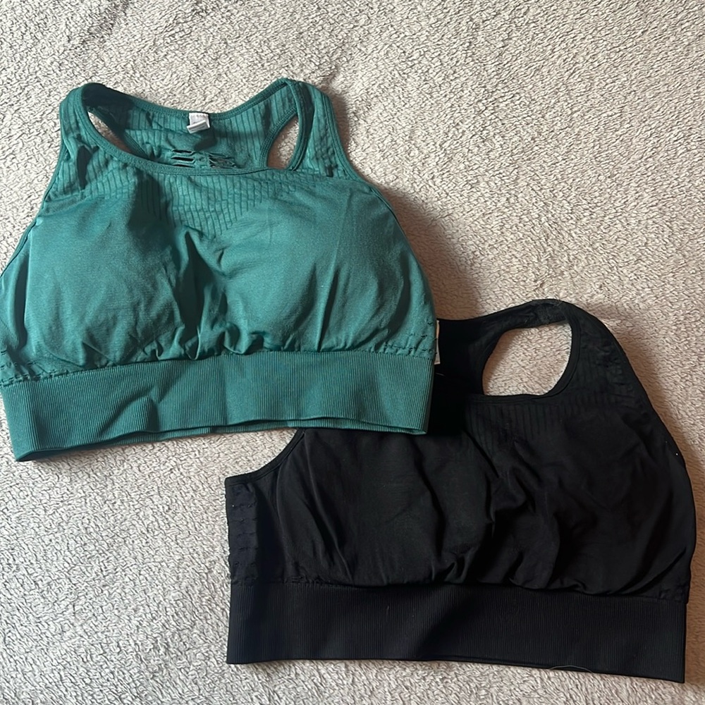 2 sports bras L